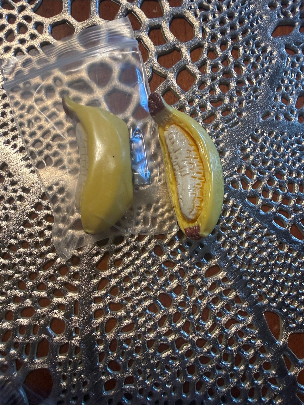 Banana  - Realistic Yellow Peel pins